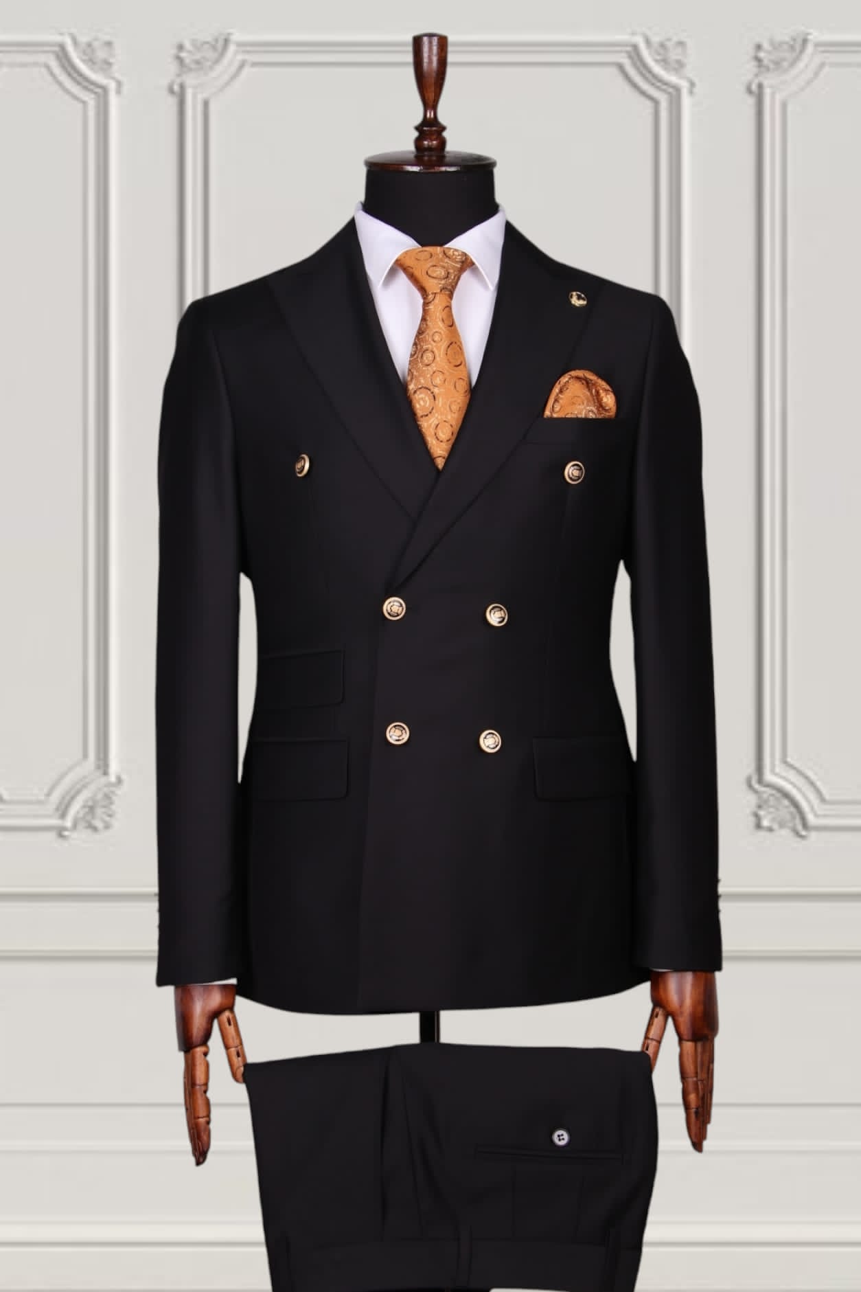 Mario Casas Classic 3 Piece Suit