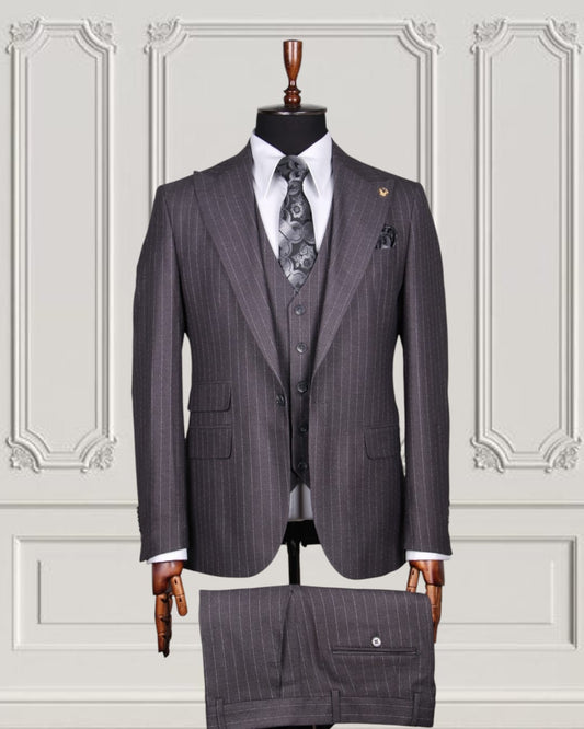 Mario Casas Classic 3 Piece Suit